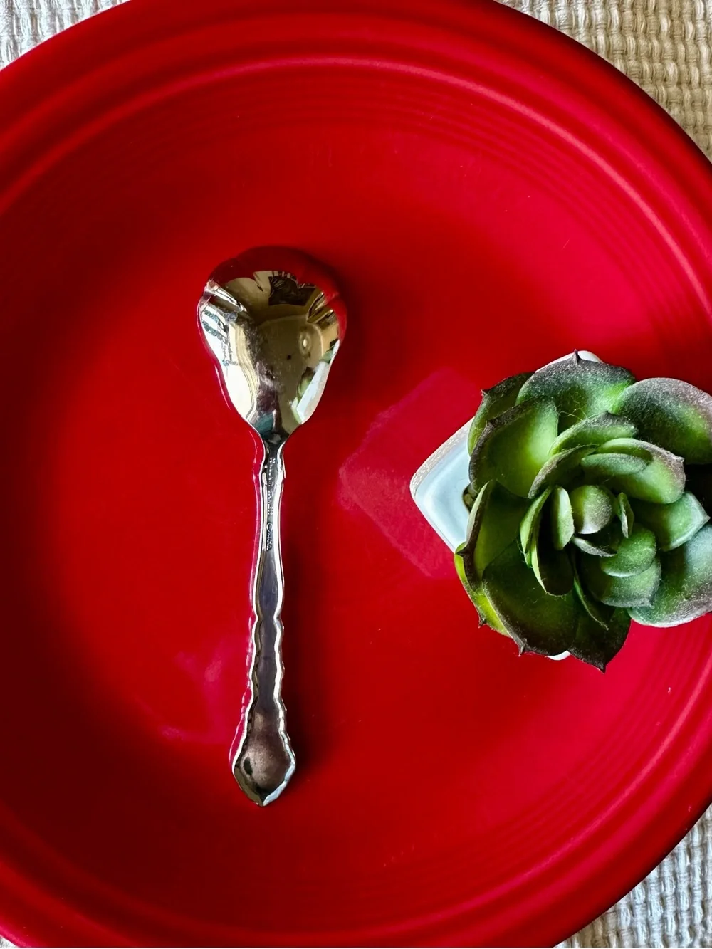Oneida Satinique Discontinued pattern Shell shaped Sugar Spoon.